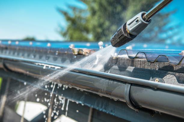 Why Choose Our Certified Pressure Washing Experts for Your Project Needs in Samoset, FL?